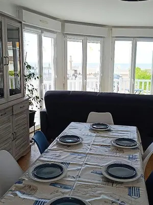 Coin salon dans l'établissement Grand Bleu de Courseulles