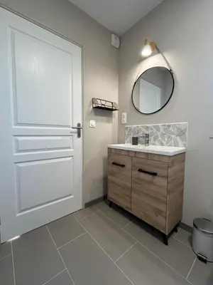 Salle de bains dans l'établissement Le Neptune