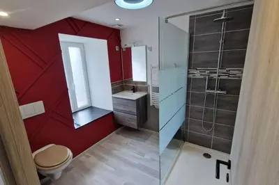 Salle de bains dans l'établissement Logement entier Mont-Saint-Michel