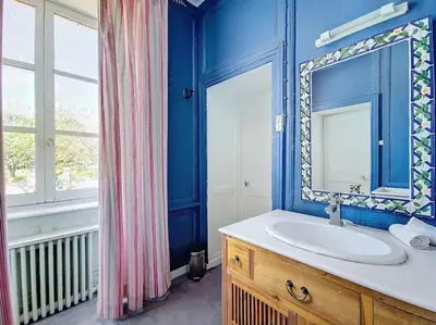 Salle de bains dans l'établissement Belle maison de famille