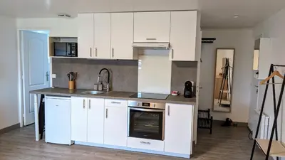 Cuisine ou kitchenette dans l'établissement Crevette rose à 100m de la plage de sable de Surtainville