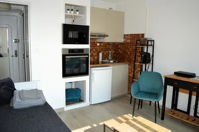 Cuisine ou kitchenette dans l'établissement L'Escale - Studio avec loggia en centre ville