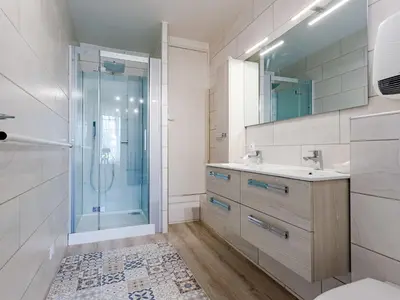 Salle de bains dans l'établissement Holiday Home Les Moutons by Interhome