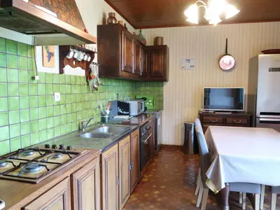 Cuisine ou kitchenette dans l'établissement Holiday Home La Longère by Interhome