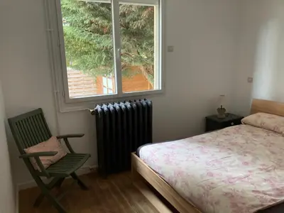 Un ou plusieurs lits dans un hébergement de l'établissement Villa très proche de la plage