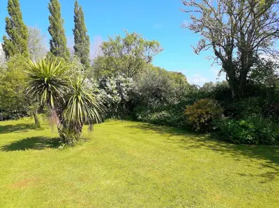 Jardin de l'établissement Holydays House, maison en Normandie, Manche,