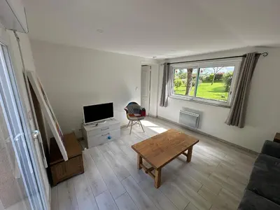 Télévision ou salle de divertissement dans l'établissement Maison 3 à 5 Personne