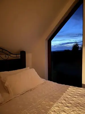 Un ou plusieurs lits dans un hébergement de l'établissement Spacious Luxury countryside retreat