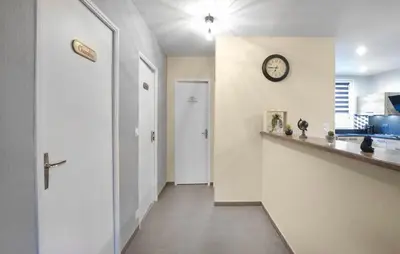 Cuisine ou kitchenette dans l'établissement 3 Bedroom Beautiful Home In Lessay