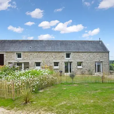 Cozy Home In La Pernelle With Wifi