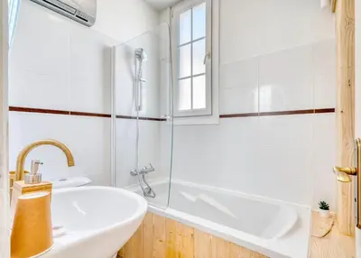Salle de bains dans l'établissement Le petit coin de la rue Basse