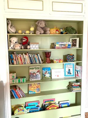 Bibliothèque dans la maison de vacances
