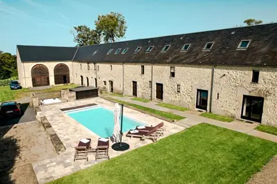 Piscine de l'établissement Le Pressoir de la Vieville, Gite St Exupery ou située à proximité