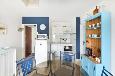Cuisine ou kitchenette dans l'établissement Pégase Bleu - A 500m de la plage