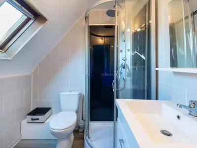 Salle de bains dans l'établissement Holiday Home Villa la Fourmi by Interhome