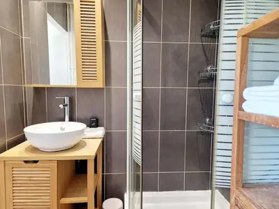 Salle de bains dans l'établissement La Porte Du Midi