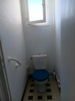 Salle de bains dans l'établissement Maison charmante à Port-Bail-sur-Mer, grand jardin clos
