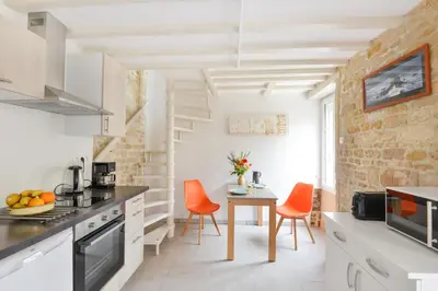 Cuisine ou kitchenette dans l'établissement L'Écrin de Douvres - Charmante maison pour 2p