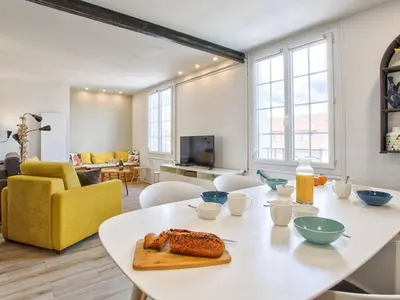 Télévision ou salle de divertissement dans l'établissement Cocon lumineux pour 4 personnes à 200m de la plage - Merville Franceville - FR-1-788-18