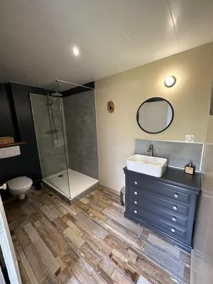 Salle de bains dans l'établissement Entre pierres & mer