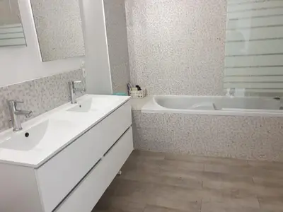 Salle de bains dans l'établissement La maison de Nadège