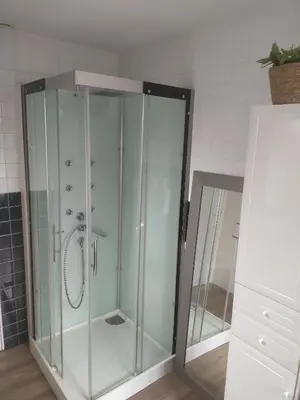 Salle de bains dans l'établissement Loc MI