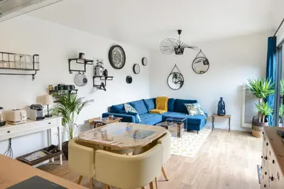 Coin salon dans l'établissement Zen Cottage - Maison pour 2 avec piscine partagée