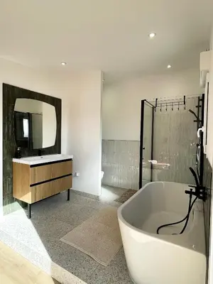 Salle de bains dans l'établissement Studio moderne - BELLE AURA