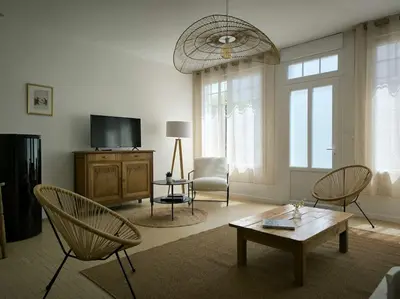 Télévision ou salle de divertissement dans l'établissement Villa Rose-Marie
