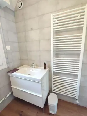 Salle de bains dans l'établissement Le Balnéo Duplex avec balcon - Riva Bella Plage