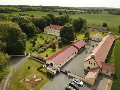 Vue panoramique sur l'établissement Gite de groupe La Laiterie