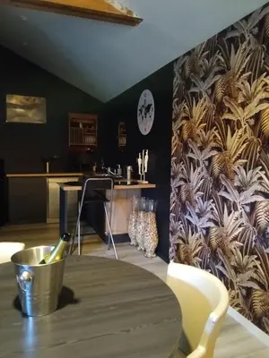 Télévision ou salle de divertissement dans l'établissement Love Spa Normandie