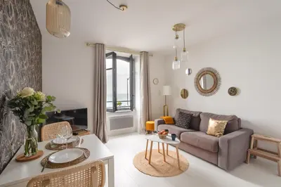 Coin salon dans l'établissement Ty Peskaiden 1 - à Cancale vue mer