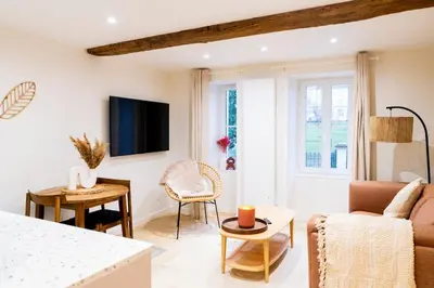 Télévision ou salle de divertissement dans l'établissement Superbe duplex avec vue