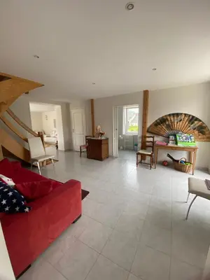 Coin salon dans l'établissement La Maison d'Aimé - Spacieuse et grand jardin