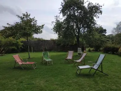 Jardin de l'établissement maison familiale au cœur du cotentin
