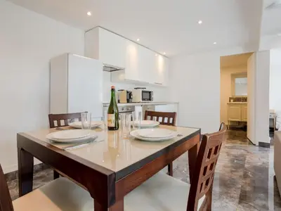 Cuisine ou kitchenette dans l'établissement Holiday Home Jade by Interhome