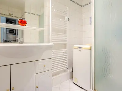 Cuisine ou kitchenette dans l'établissement Apartment Plein Sud-17 by Interhome