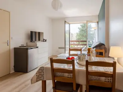 Cuisine ou kitchenette dans l'établissement Apartment Le Sporting-17 by Interhome