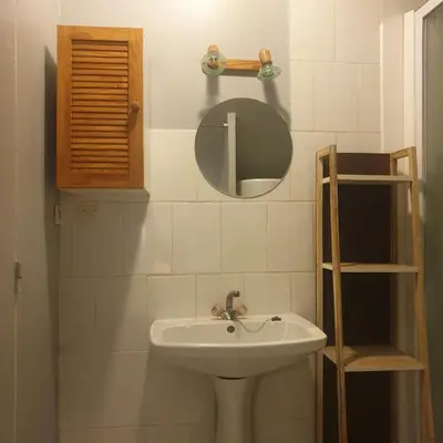 Salle de bains dans l'établissement Gîte des Rochers