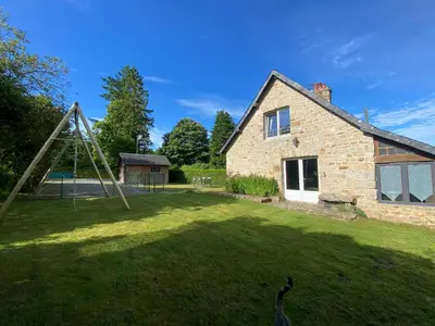 Jardin de l'établissement Gîte des Rochers