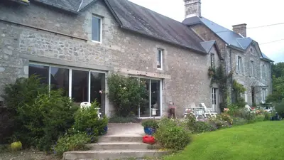 Jardin de l'établissement Chambre d'Hôtes La Closerie