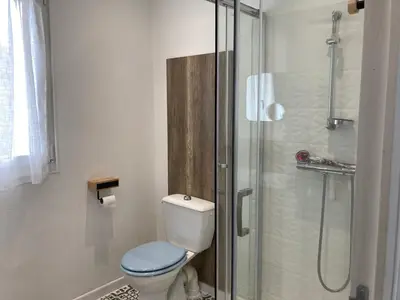 Salle de bains dans l'établissement Studio avec jardin