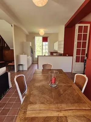 Cuisine ou kitchenette dans l'établissement Les Arcades du Chateau