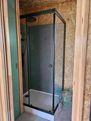Salle de bains dans l'établissement La Studette