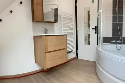 Salle de bains dans l'établissement La Maison Rose - avec grand jardin clos à 300m de la mer