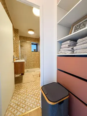 Salle de bains dans l'établissement Mer calme