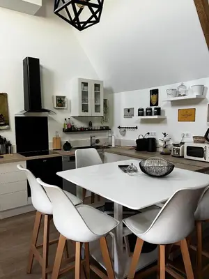 Cuisine ou kitchenette dans l'établissement Location Studio en Normandie