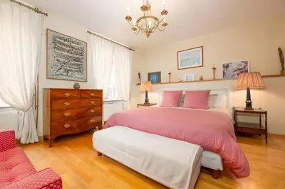 Un ou plusieurs lits dans un hébergement de l'établissement Splendide maison de maître à 50m du port et 100m de la plage