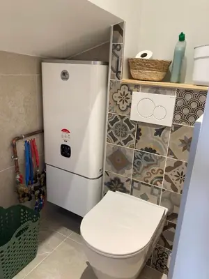 Salle de bains dans l'établissement L'escale Donvillaise
